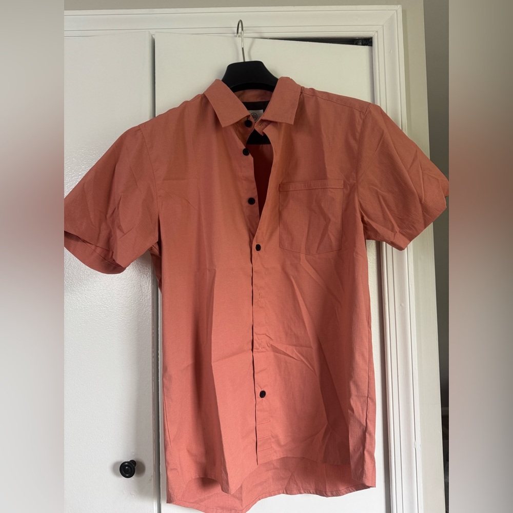 Men’s Short Sleeve Button Down Salmon